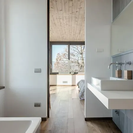 Violet House Villa Perledo
